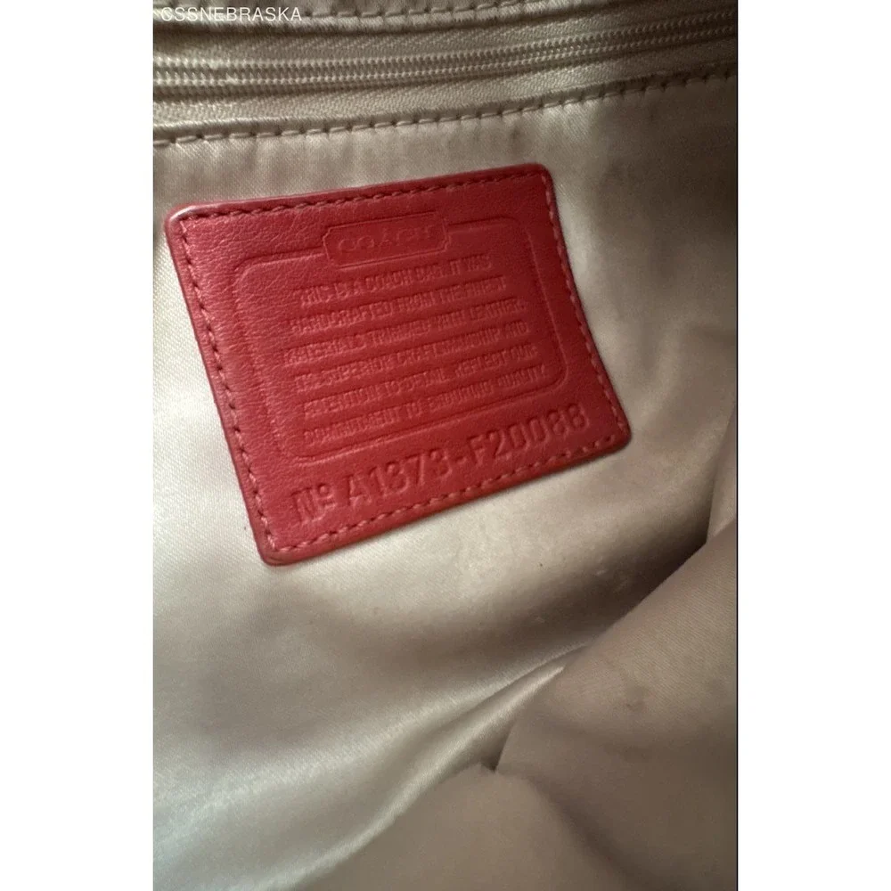 Coach Beige & Red vintage crossbody Shoulder Bag Signature‎ - Size S